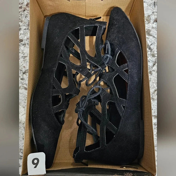 ROUTE 66 Black Pointed Toe Lace-up Flats Sz 9M - Picture 4 of 5